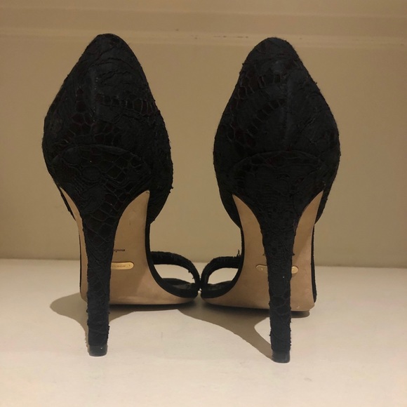 Burberry Heels - Picture 3 of 3